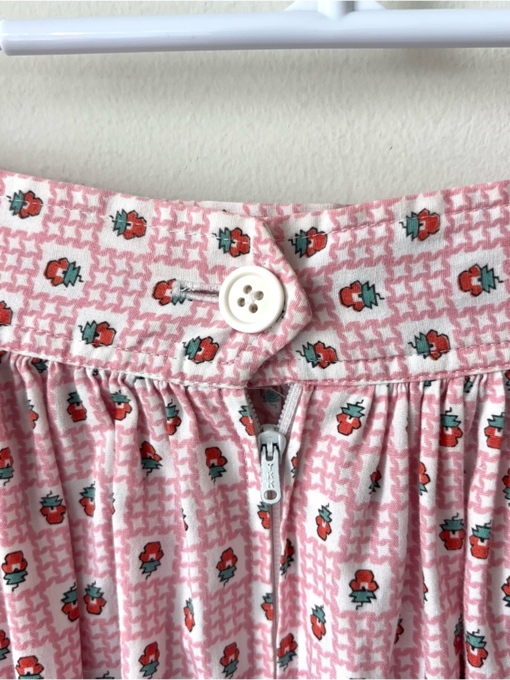 Vintage 80s Ralph Lauren Strawberry Print Skirt Size 6 Pocket Gathered Prairie - Picture 11 of 15